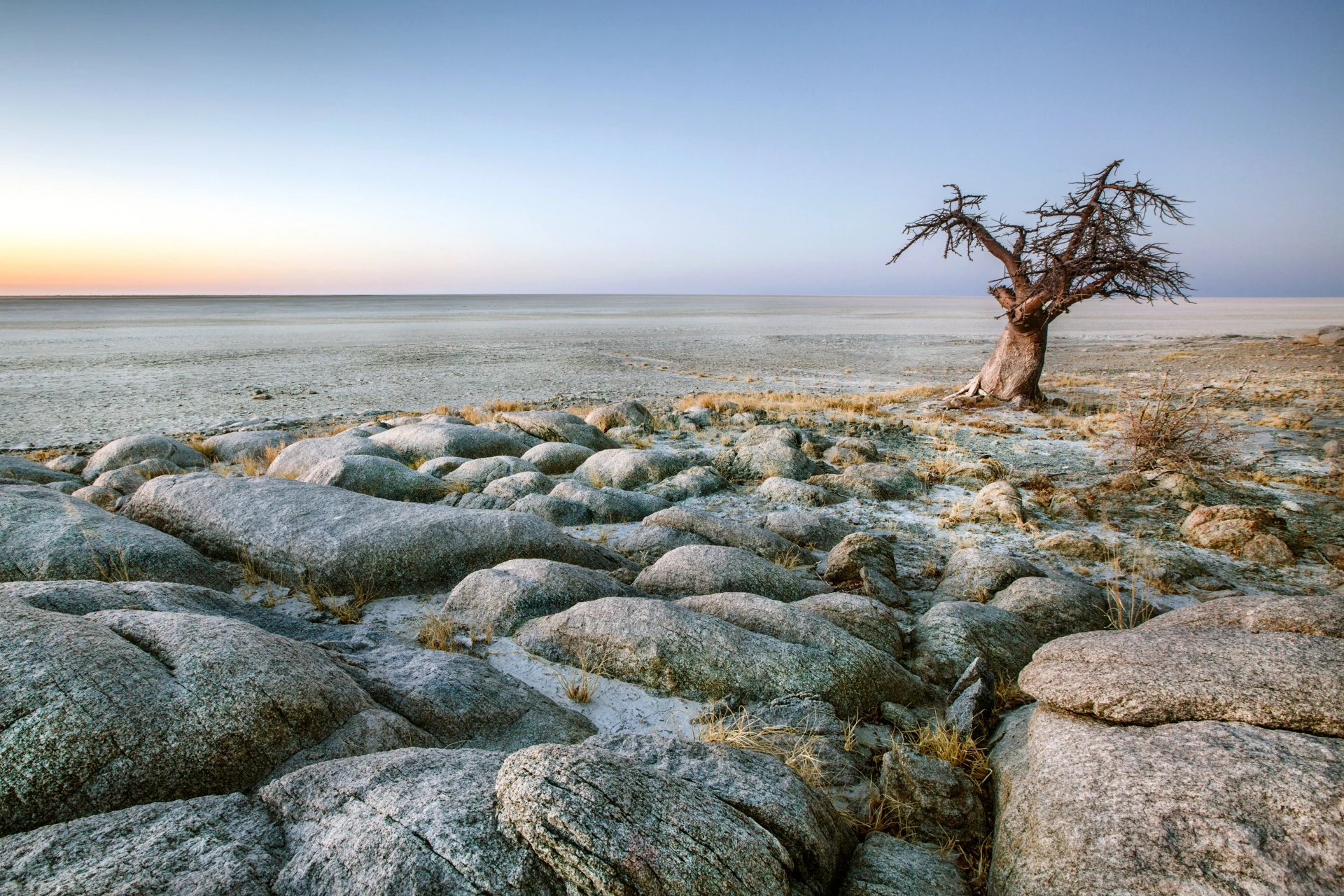 Mannyelanong