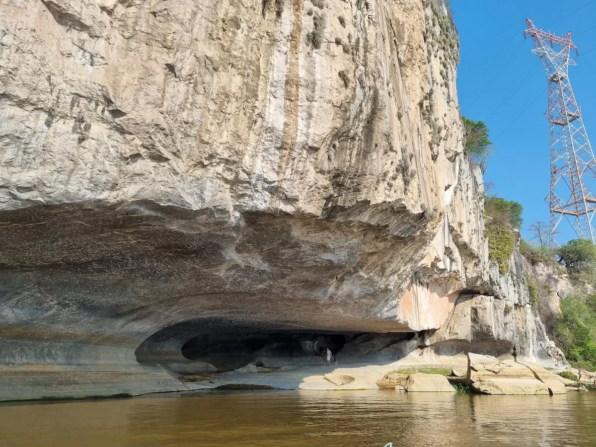 Caverna Kamba Hopo